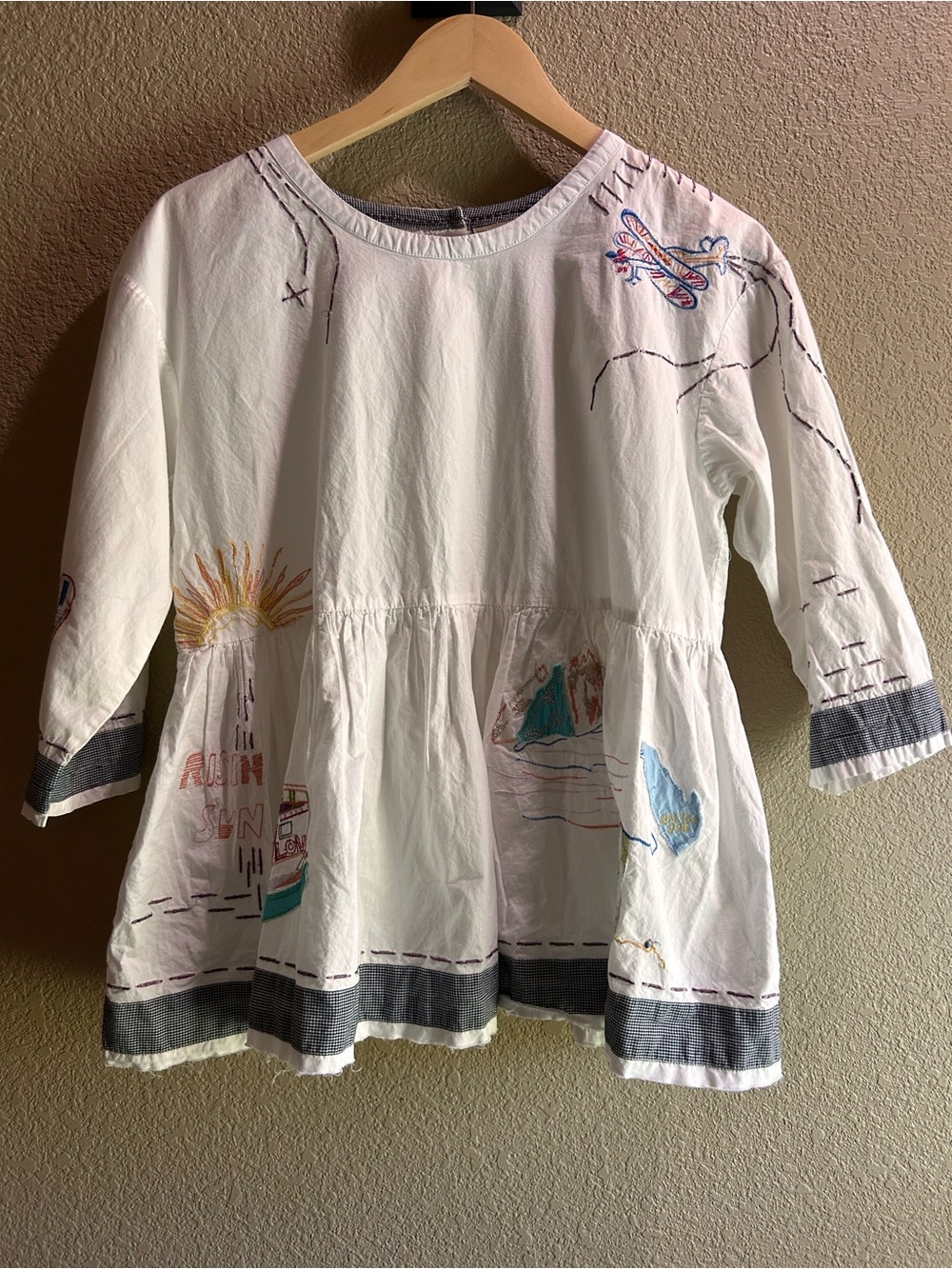 Anthropologie White Embroidered Peasant Top with Coastal Motifs Whimsical
